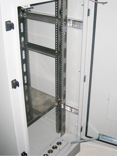 Manufacture of optic fibre distributors
